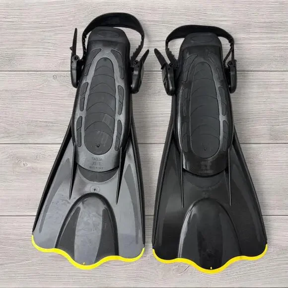 Cressi Palau Black/Yellow Snorkel Fins Size - XS/S - Picture 2 of 4